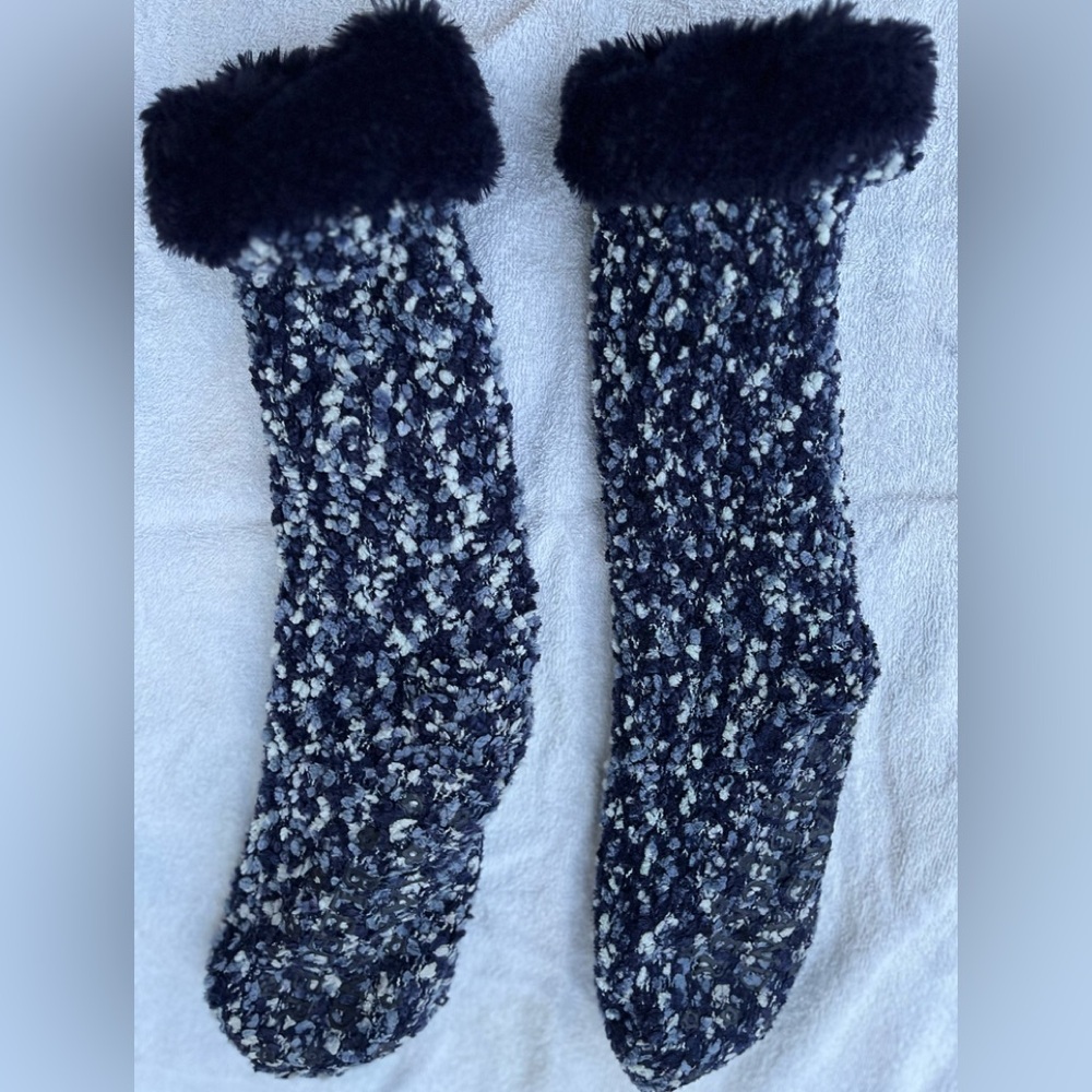 Jane and Bleecker dark blue/white fully lined fuzzy long slippers/sicks, OS